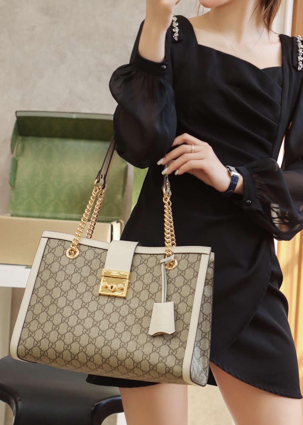 GUCCI 𝐏𝐚𝐝𝐥𝐨𝐜𝐤系列中号肩背包 479197白色