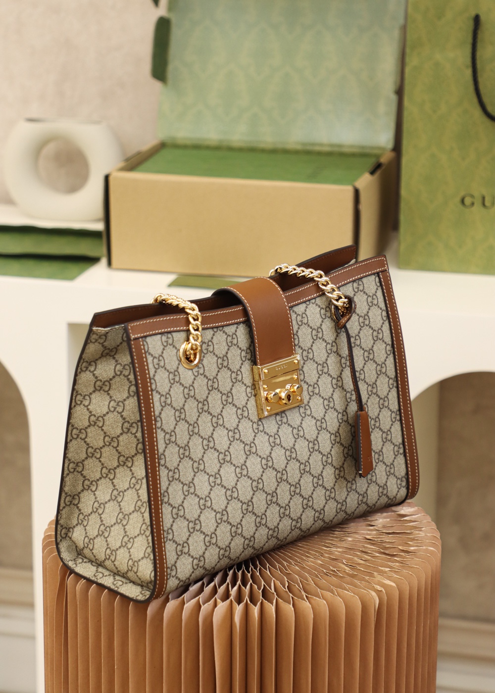 GUCCI 𝐏𝐚𝐝𝐥𝐨𝐜𝐤系列中号肩背包 479197棕色