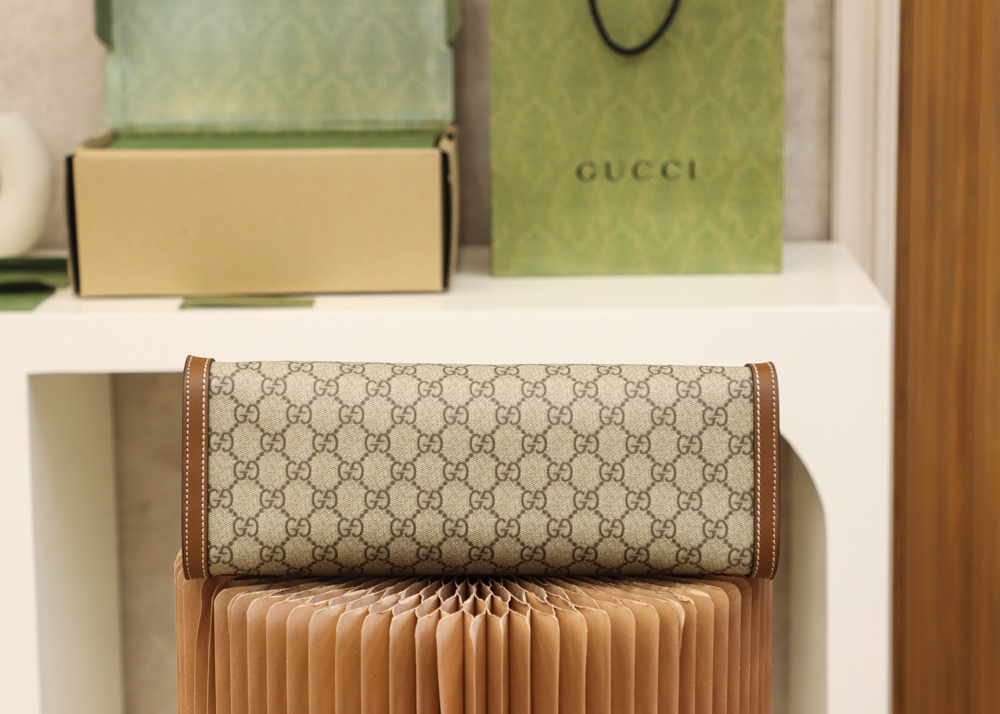 GUCCI 𝐏𝐚𝐝𝐥𝐨𝐜𝐤系列中号肩背包 479197棕色