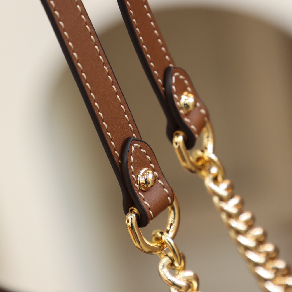 GUCCI 𝐏𝐚𝐝𝐥𝐨𝐜𝐤系列中号肩背包 479197棕色