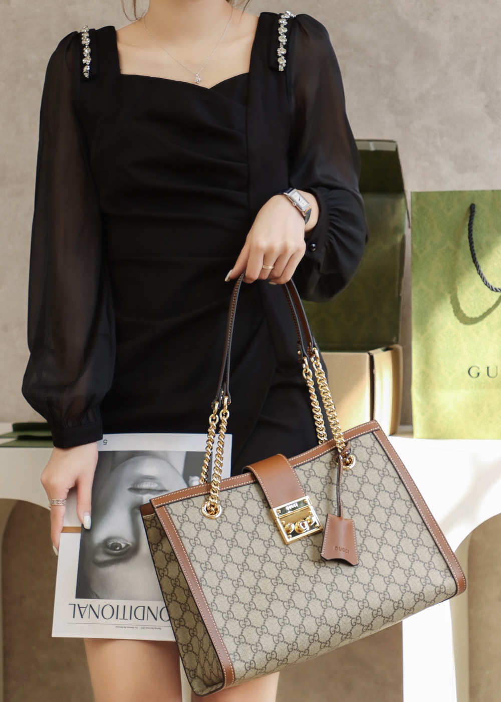 GUCCI 𝐏𝐚𝐝𝐥𝐨𝐜𝐤系列中号肩背包 479197棕色