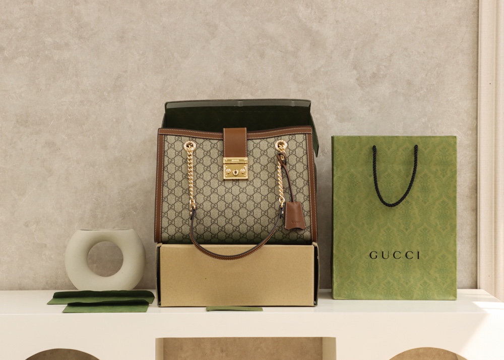 GUCCI 𝐏𝐚𝐝𝐥𝐨𝐜𝐤系列中号肩背包 479197棕色