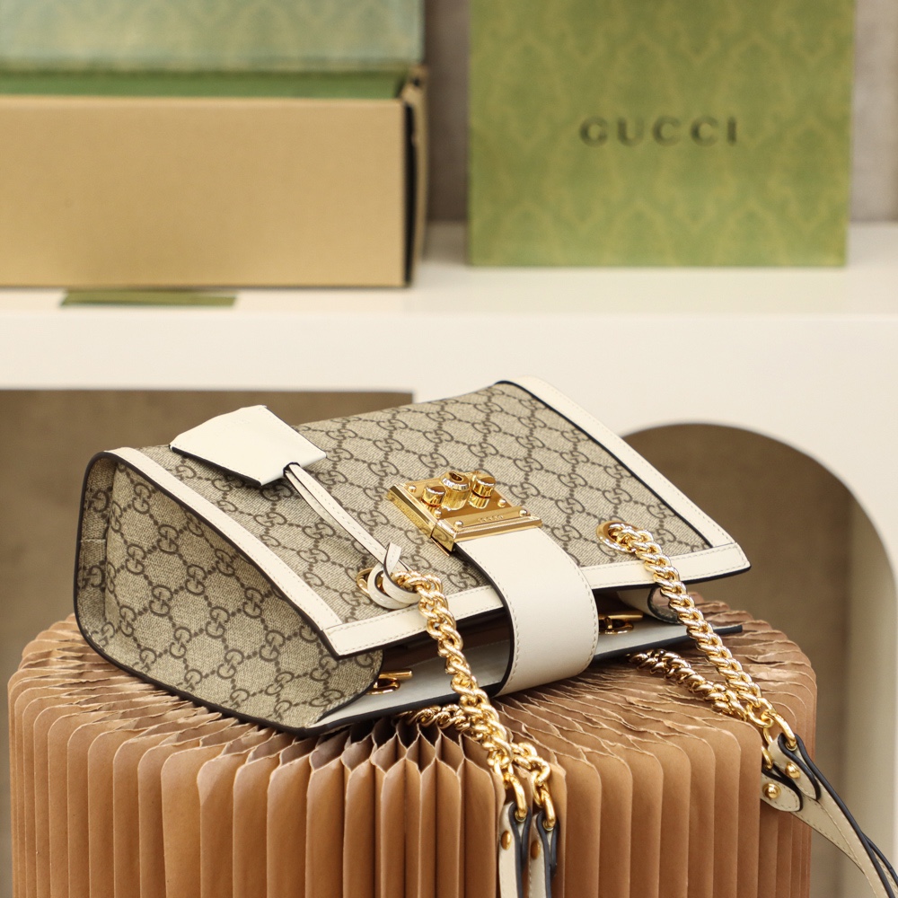 GUCCI 𝐏𝐚𝐝𝐥𝐨𝐜𝐤系列小号肩背包 498156白色