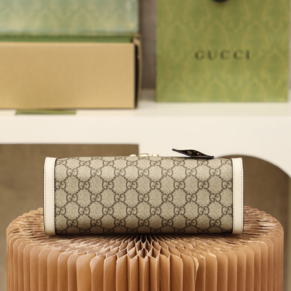 GUCCI 𝐏𝐚𝐝𝐥𝐨𝐜𝐤系列小号肩背包 498156白色