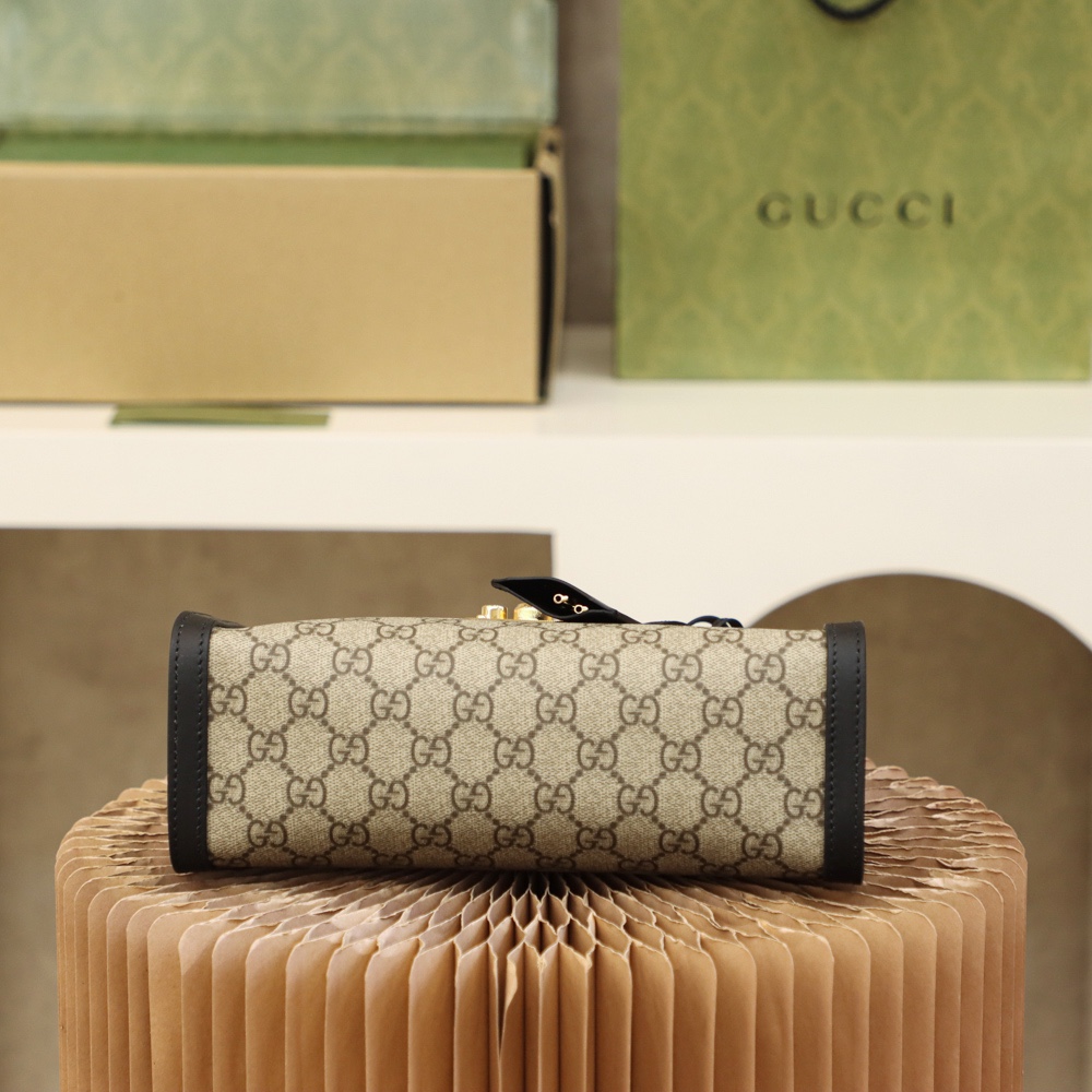 GUCCI 𝐏𝐚𝐝𝐥𝐨𝐜𝐤系列小号肩背包 498156黑色