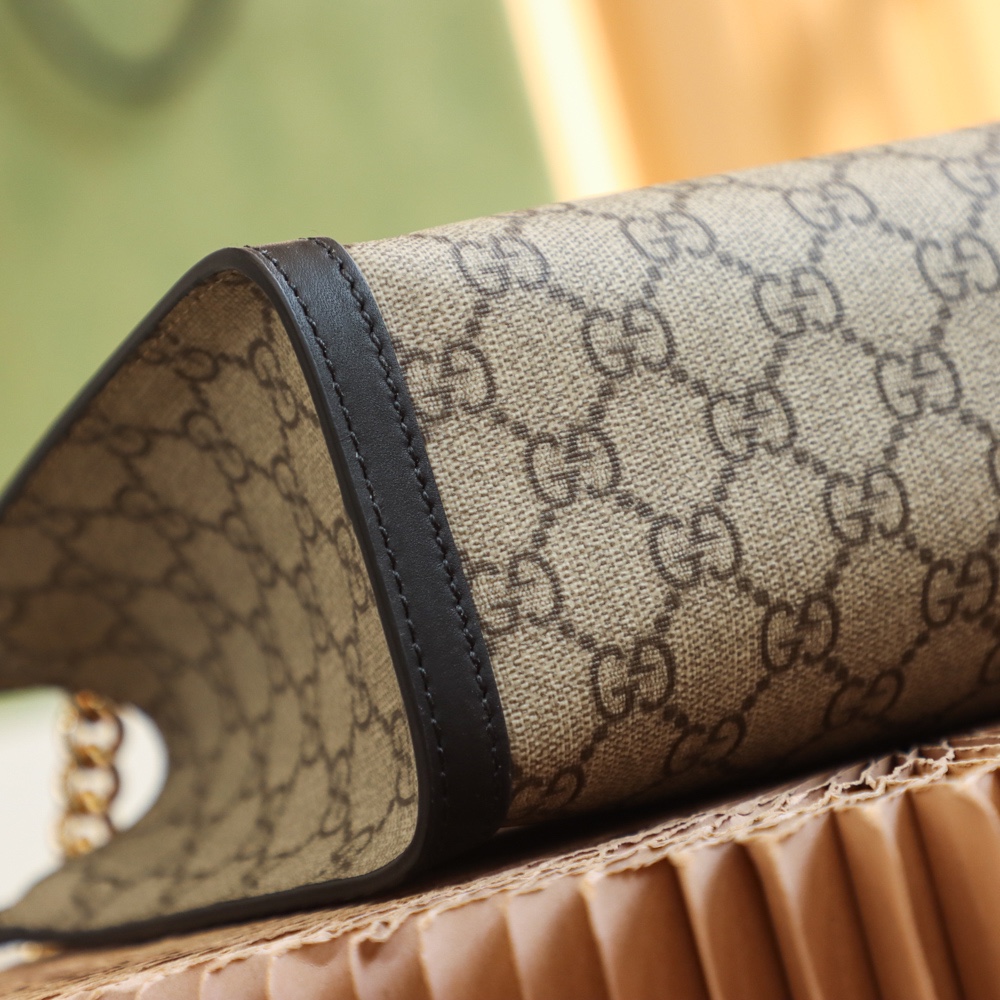 GUCCI 𝐏𝐚𝐝𝐥𝐨𝐜𝐤系列小号肩背包 498156黑色