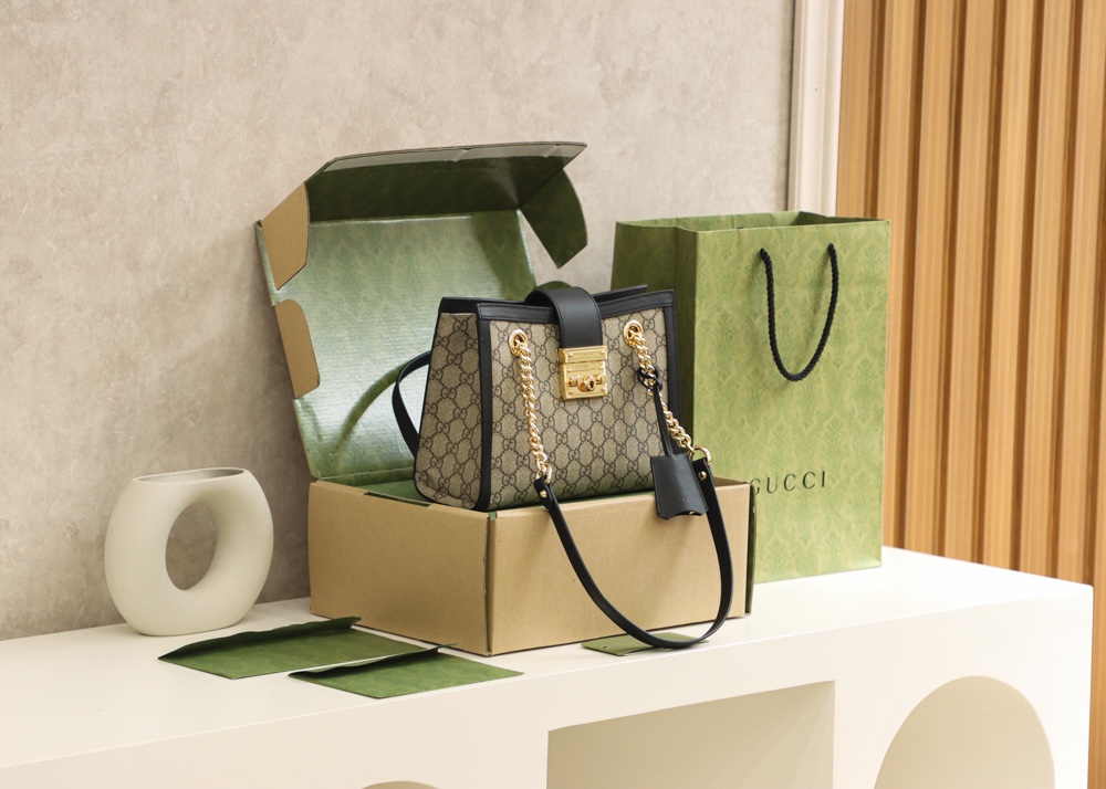 GUCCI 𝐏𝐚𝐝𝐥𝐨𝐜𝐤系列小号肩背包 498156黑色