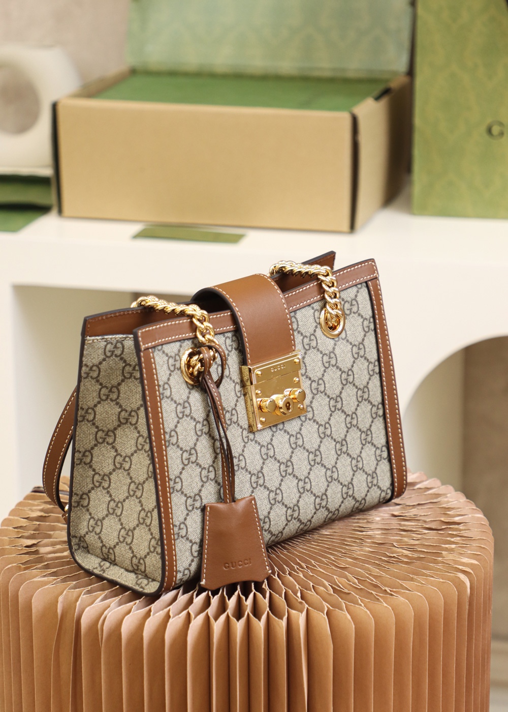 GUCCI 𝐏𝐚𝐝𝐥𝐨𝐜𝐤系列小号肩背包 498156棕色