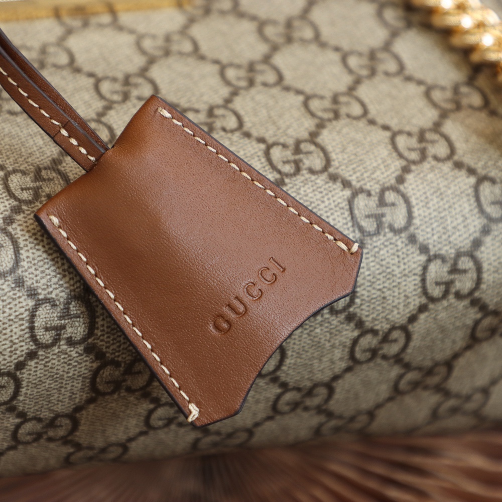 GUCCI 𝐏𝐚𝐝𝐥𝐨𝐜𝐤系列小号肩背包 498156棕色