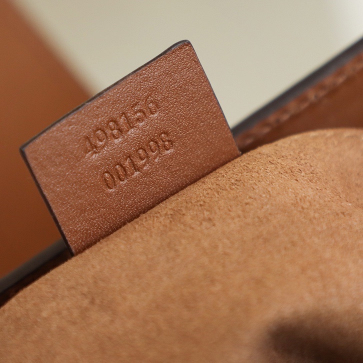 GUCCI 𝐏𝐚𝐝𝐥𝐨𝐜𝐤系列小号肩背包 498156棕色