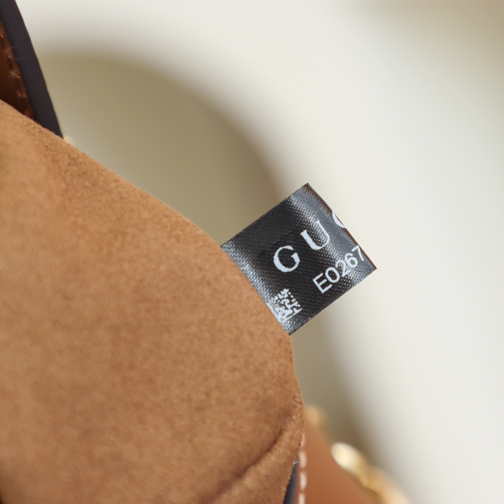 GUCCI 𝐏𝐚𝐝𝐥𝐨𝐜𝐤系列小号肩背包 498156棕色