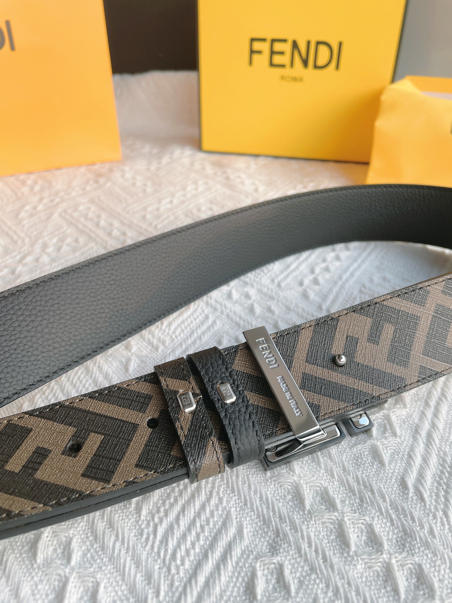 Chanel ◤𝗦𝗽𝗲𝗰𝗶𝗮𝗹 𝗦𝘂𝗽𝗽𝗹𝘆 𝗖𝗵𝗮𝗻𝗻𝗲𝗹𝘀◥ 特殊供货渠道FENDI芬迪广为人知的“双F”标志出自“老佛爷”Karl Largerfeld笔下