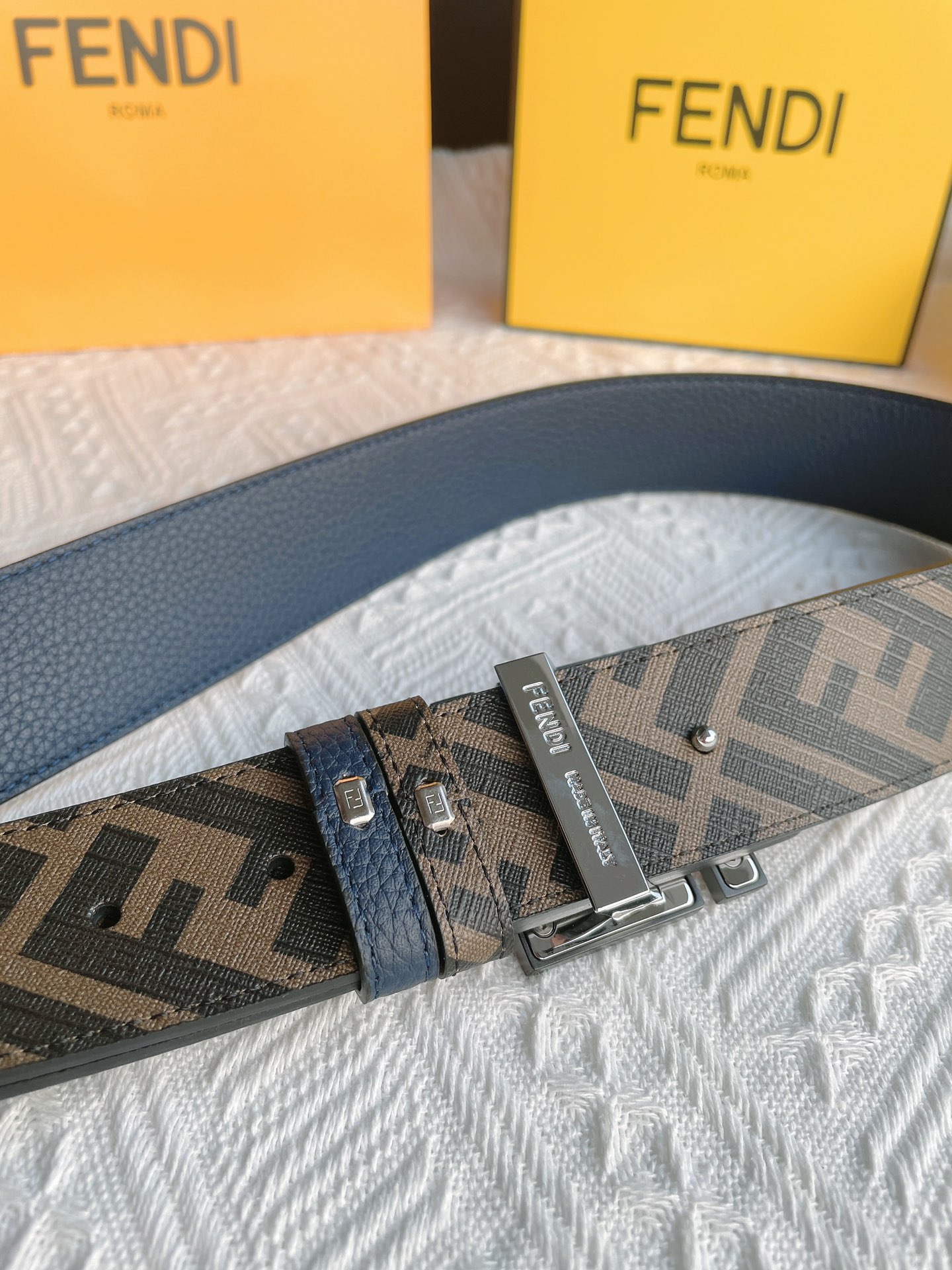 Chanel ◤𝗦𝗽𝗲𝗰𝗶𝗮𝗹 𝗦𝘂𝗽𝗽𝗹𝘆 𝗖𝗵𝗮𝗻𝗻𝗲𝗹𝘀◥ 特殊供货渠道FENDI芬迪广为人知的“双F”标志出自“老佛爷”Karl Largerfeld笔下