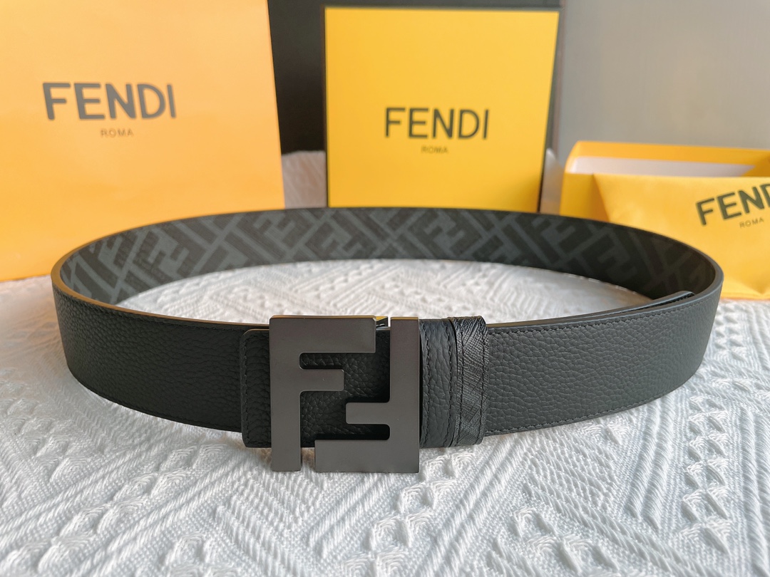 Chanel ◤𝗦𝗽𝗲𝗰𝗶𝗮𝗹 𝗦𝘂𝗽𝗽𝗹𝘆 𝗖𝗵𝗮𝗻𝗻𝗲𝗹𝘀◥ 特殊供货渠道FENDI芬迪广为人知的“双F”标志出自“老佛爷”Karl Largerfeld笔下