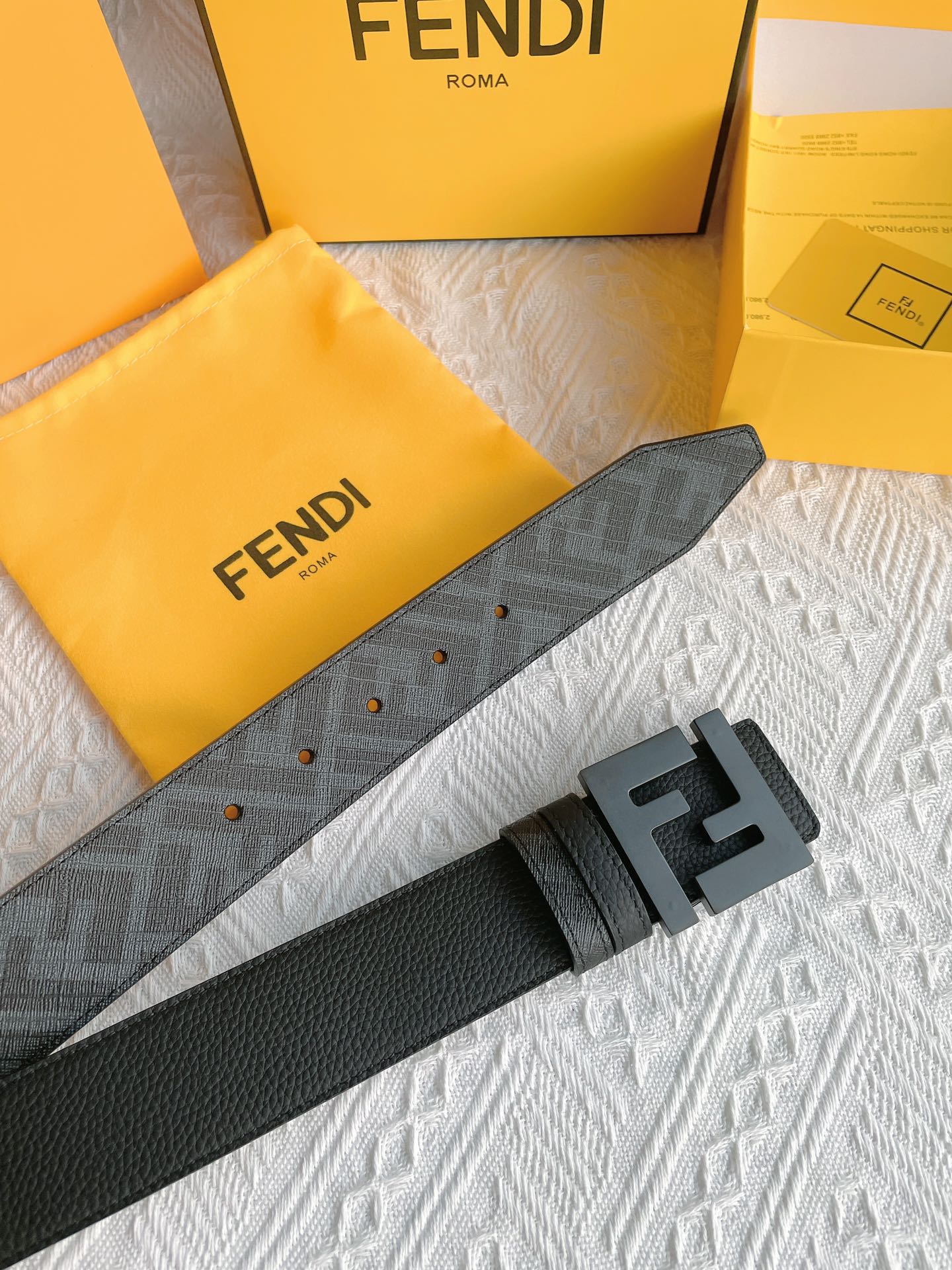 Chanel ◤𝗦𝗽𝗲𝗰𝗶𝗮𝗹 𝗦𝘂𝗽𝗽𝗹𝘆 𝗖𝗵𝗮𝗻𝗻𝗲𝗹𝘀◥ 特殊供货渠道FENDI芬迪广为人知的“双F”标志出自“老佛爷”Karl Largerfeld笔下