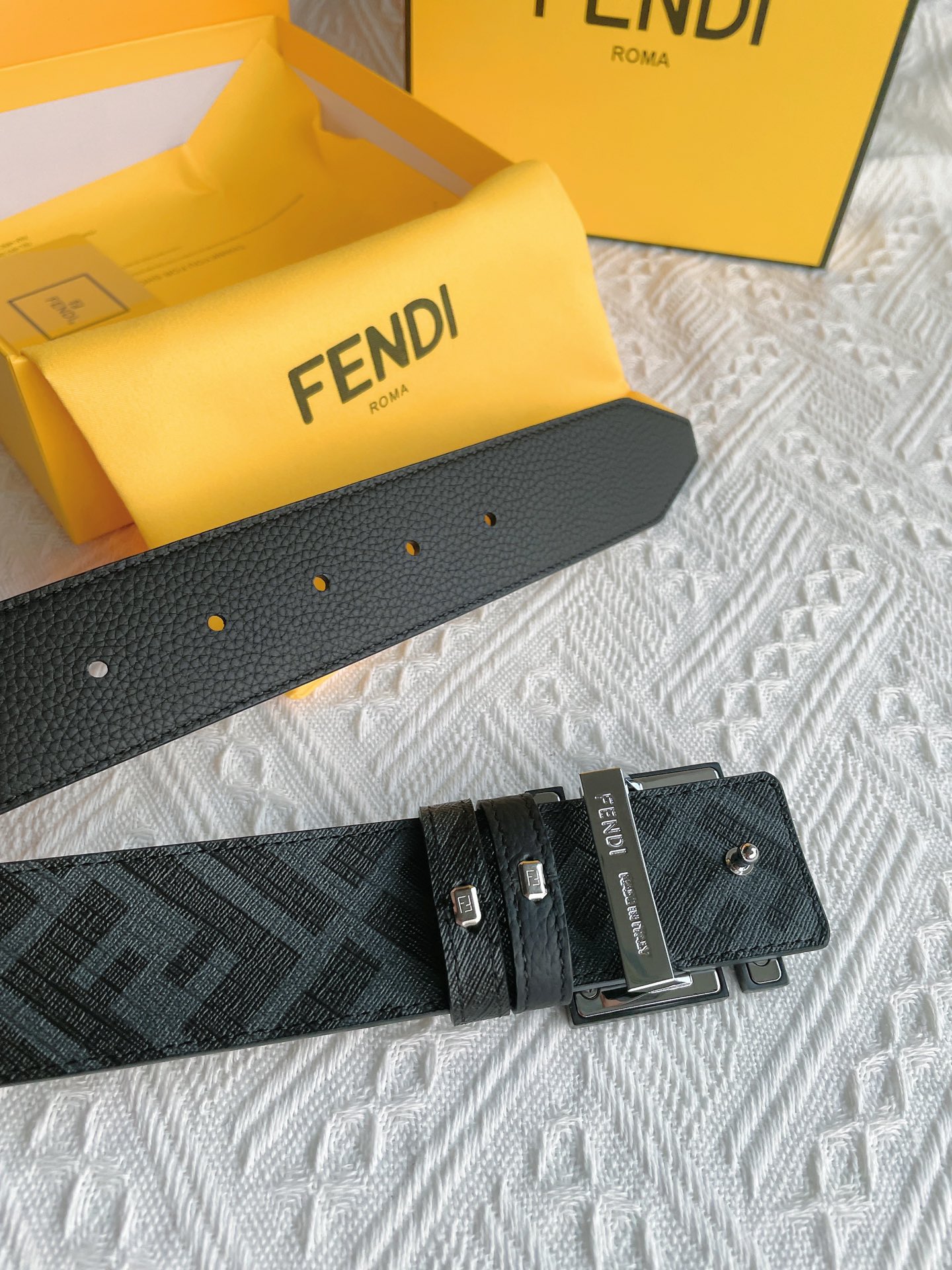 Chanel ◤𝗦𝗽𝗲𝗰𝗶𝗮𝗹 𝗦𝘂𝗽𝗽𝗹𝘆 𝗖𝗵𝗮𝗻𝗻𝗲𝗹𝘀◥ 特殊供货渠道FENDI芬迪广为人知的“双F”标志出自“老佛爷”Karl Largerfeld笔下