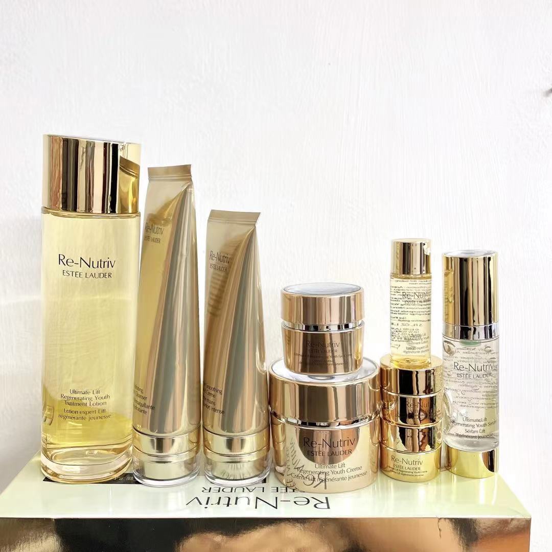 Estée Lauder Re-Nutriv Ultimate Lift Regenerating Youth Travel Collection 9 i1636352009 6552 8