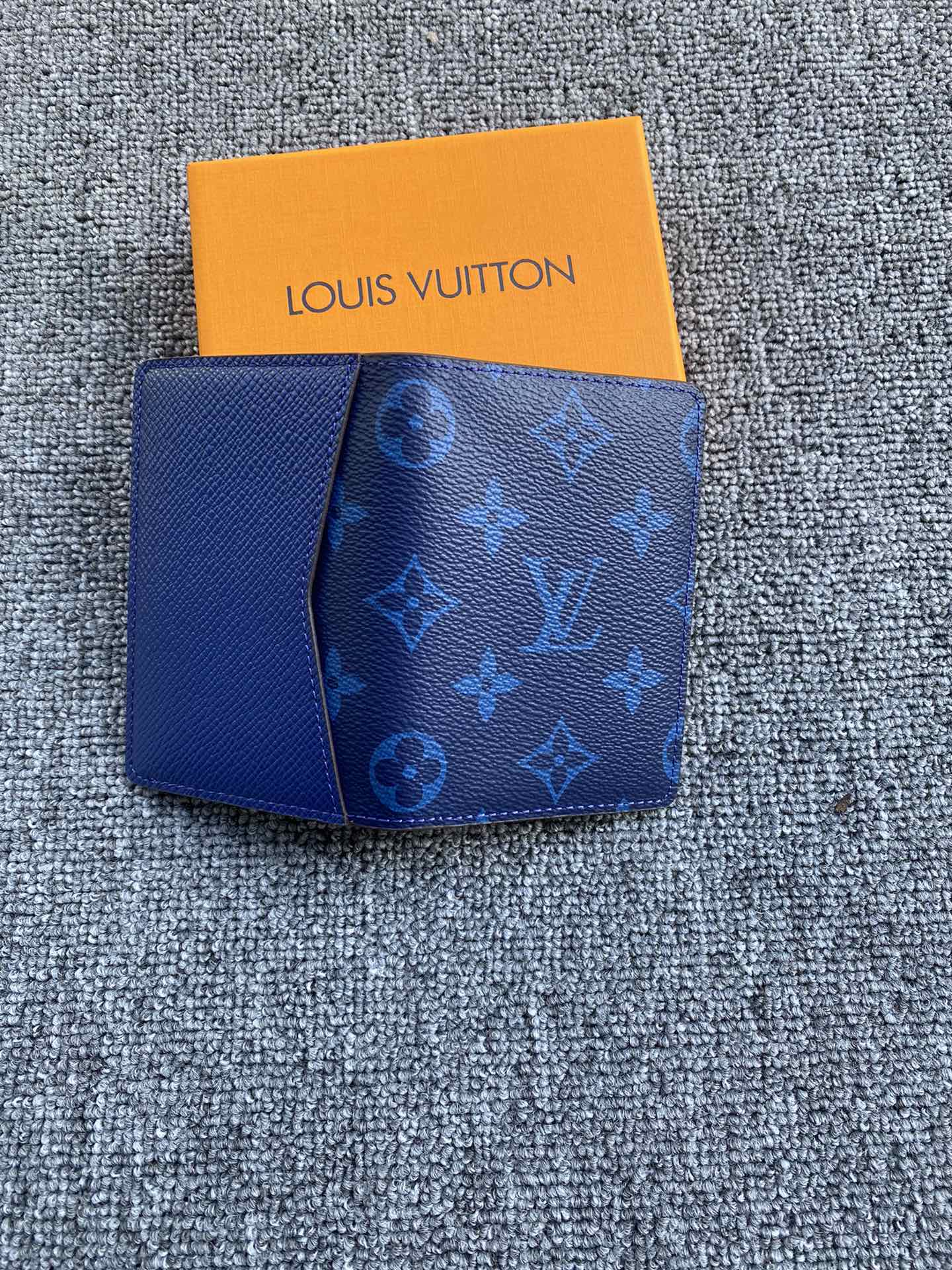 Front view of the luxury leather card holder