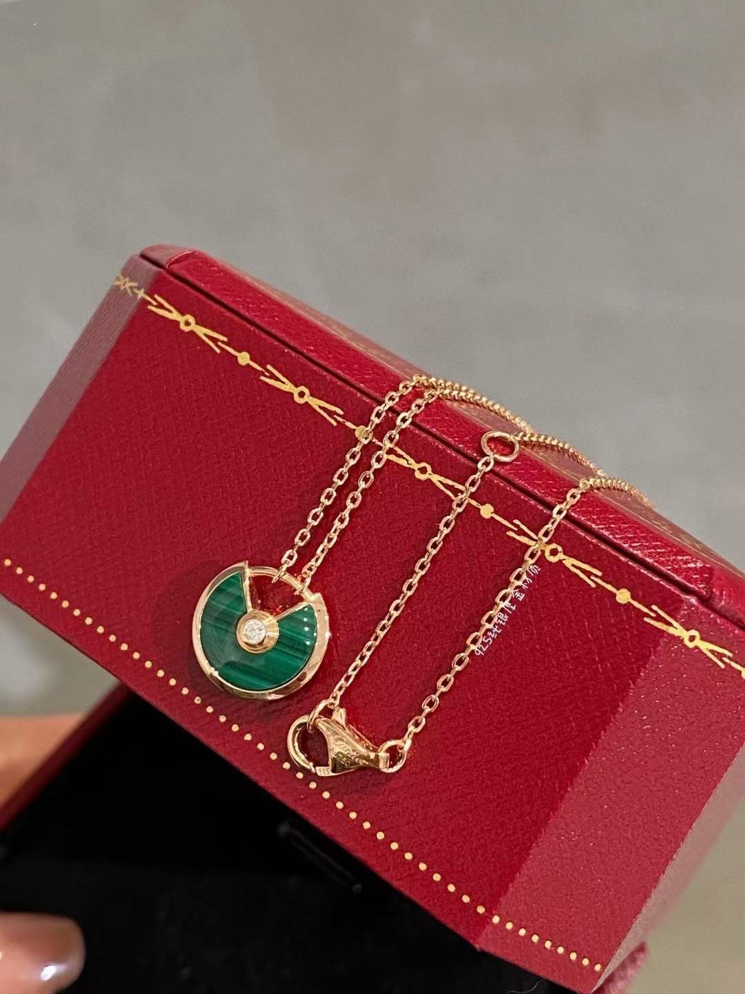 Cartier Cartier卡地亚 孔雀石护身符锁骨项链