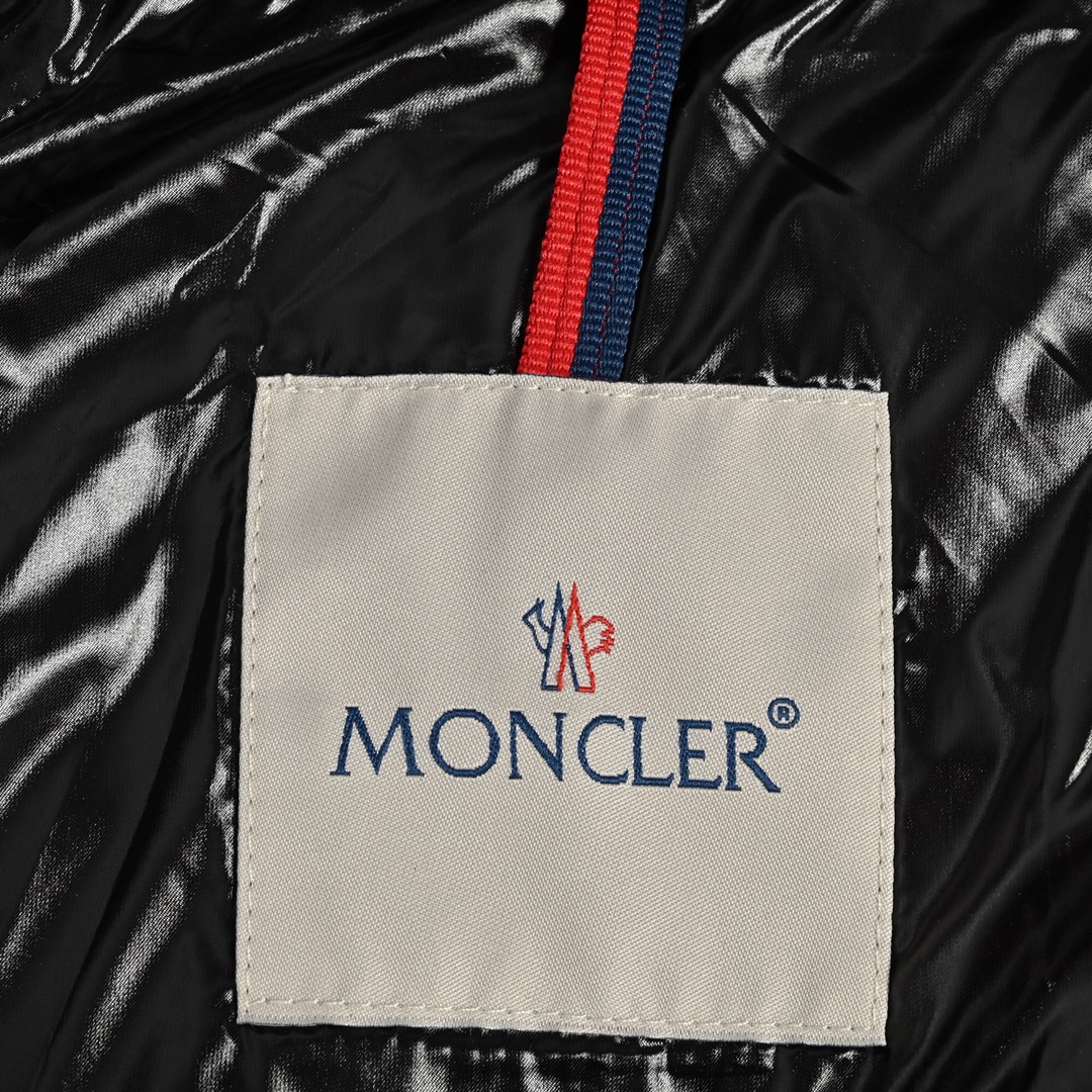 Moncler/蒙口 21Fw 门襟彩条夹克羽绒服