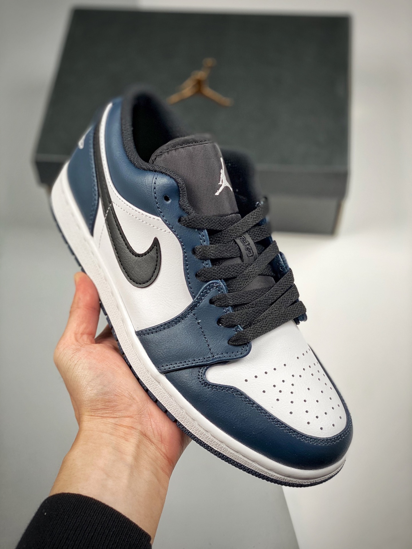 Air Jordan 1 Low 深青 市售最强低帮 天花板品质！ 市面唯一正确版本 全鞋正品原材料 公司原鞋购回重新打版开模 拒绝公底 购置公司同步原材料 都有细节还原95%全网最高版本 原汁原味 忠于原版 货号：553558-411 …