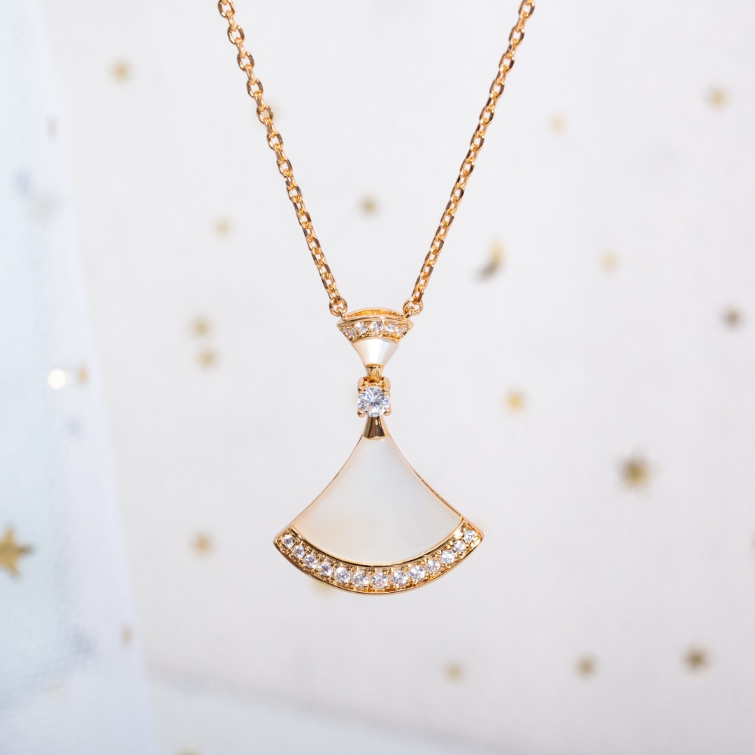 Jewelry Necklaces & Pendants Rose Gold White