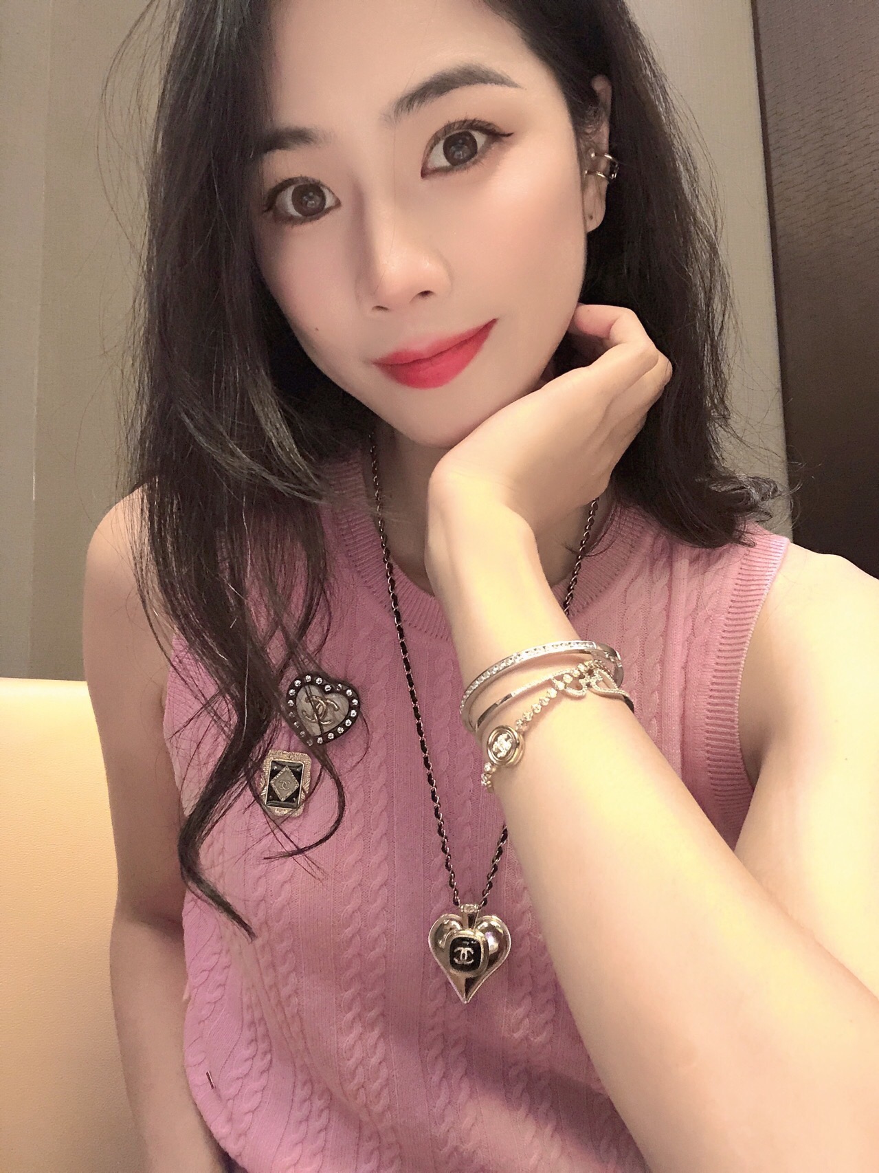 2021新款CHANEL香奈儿双c桃心黑皮绳项链