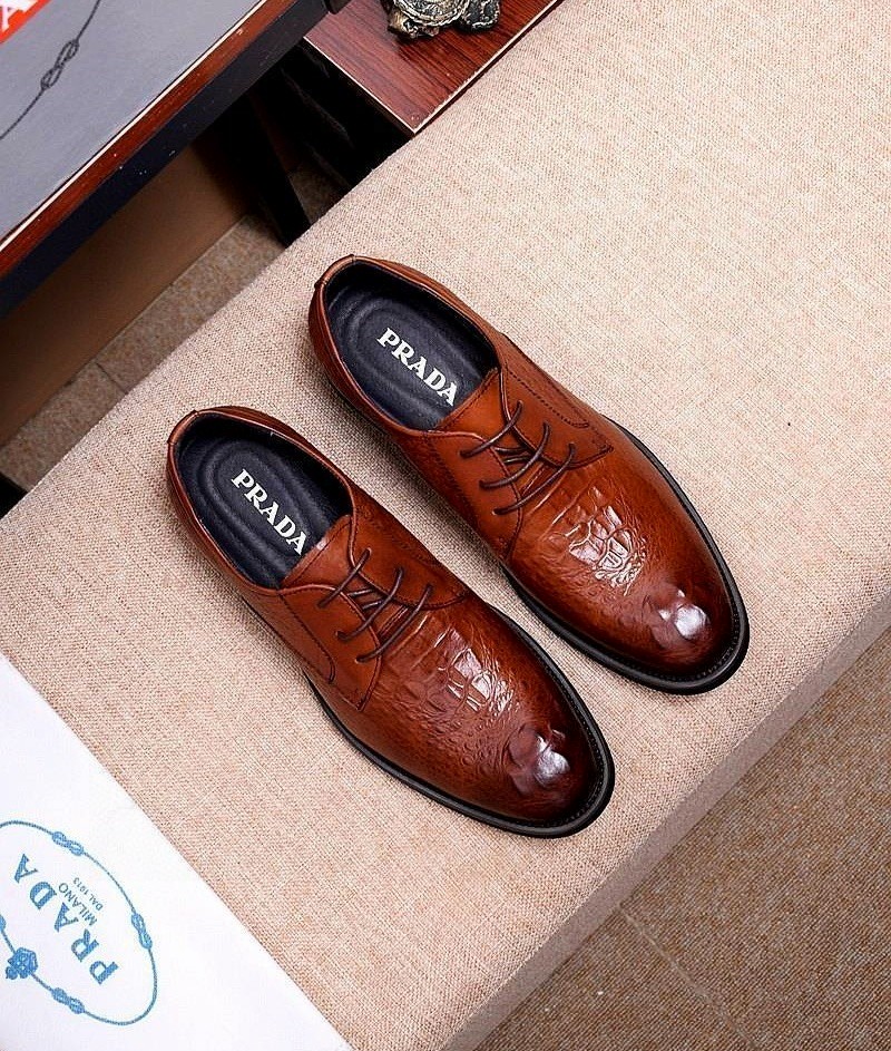 I5  普拉达 Prada 官网最🎁休闲时尚男鞋👟爆款💥版型简洁大气，潮男专属.独有的官网最新品牌元素👑原版装，时尚又大方，面料 100%头层牛皮➕羊皮内里， 原版耐磨大底，专柜经典款实物拍摄，