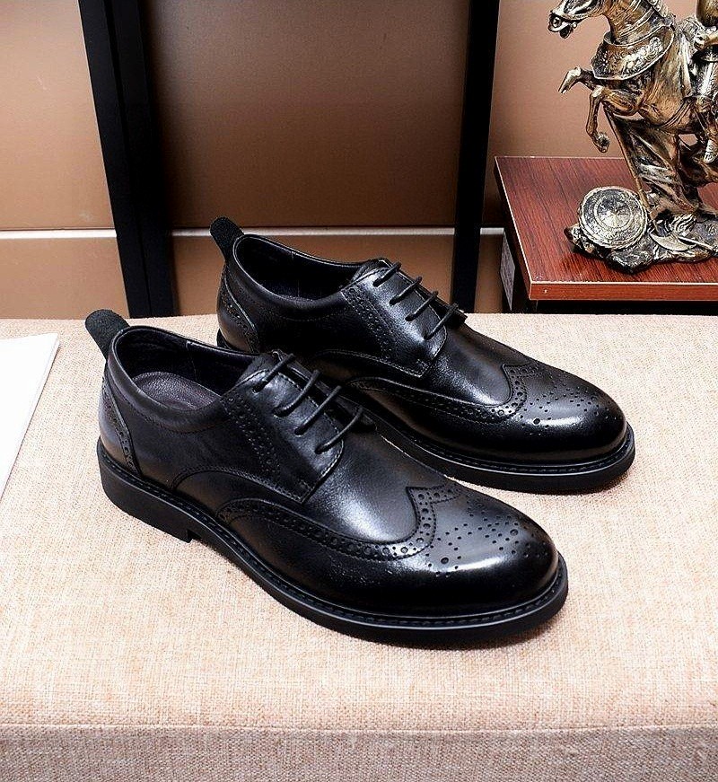 I5  普拉达 Prada 官网最🎁休闲时尚男鞋👟爆款💥版型简洁大气，潮男专属.独有的官网最新品牌元素👑原版装，时尚又大方，面料 100%头层牛皮➕羊皮内里， 原版耐磨大底，专柜经典款实物拍摄，