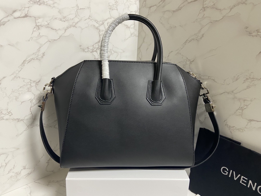 Givenchy纪梵希经典款钻石包专柜同步银色五金单肩带头层哑光平纹牛皮手感软硬一级棒[强]！100%纯