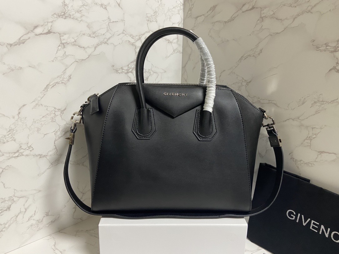 Givenchy纪梵希经典款钻石包专柜同步银色五金单肩带头层哑光平纹牛皮手感软硬一级棒[强]！100%纯