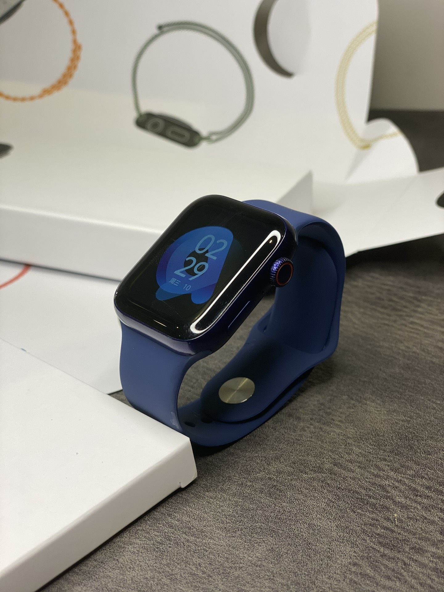 让利放店💰170 市面200
澳洲高配 Apple Watch Series 7代手表
手表外观及包装全网独家 序列号官网可查
支持离线收款 支付宝离线支付 不带手机也能付款
高清显示屏 45mm表盘 1.72屏幕 侧面单孔扬声器
新增功能 定位查找 距离测试 密码锁 拨打接听电话 听音乐
室内室外运动 呼吸训练 音乐控制 下载app连接同步手机电话簿、拨号、信息、QQ/微信通知、心率、测血压、血氧、睡眠、秒表、压力、梅脱、计算器、多种语言设置等
配件清单:手表主机-原配表带-赠送表带-无线充充电器-说明书-专柜同步包装
售后保修三个月 屏幕膜不撕外观没磨损可以退换‼️
