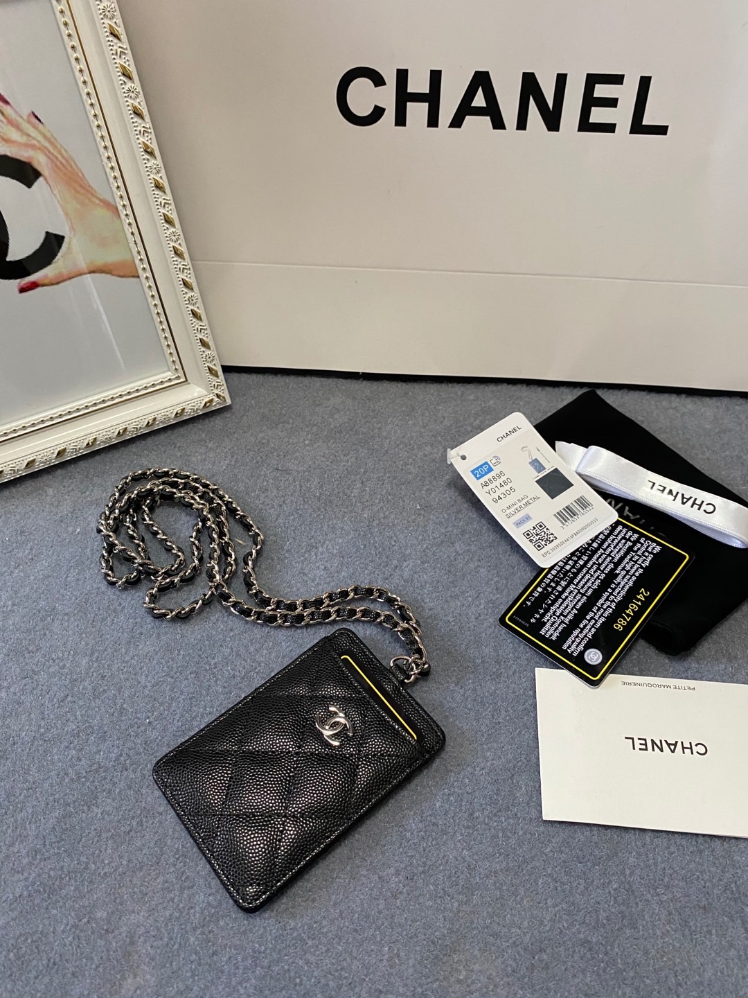 Practical Cane Card Chain Packs for Convenient On-the-Go Essentials