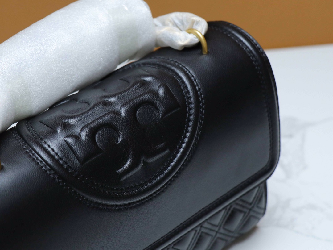 Tory Burch TB76997 新款Fleming羊皮菱格链条包