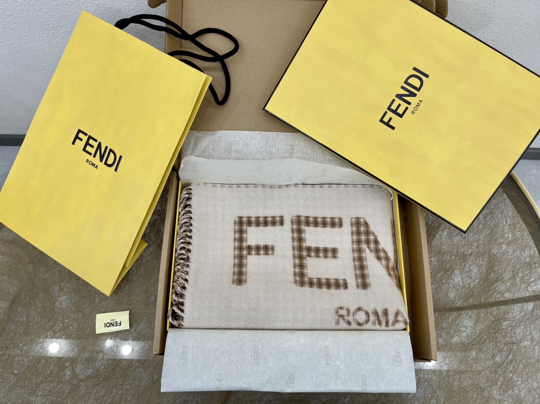 FENDI芬迪罗马格纹字母双面长巾