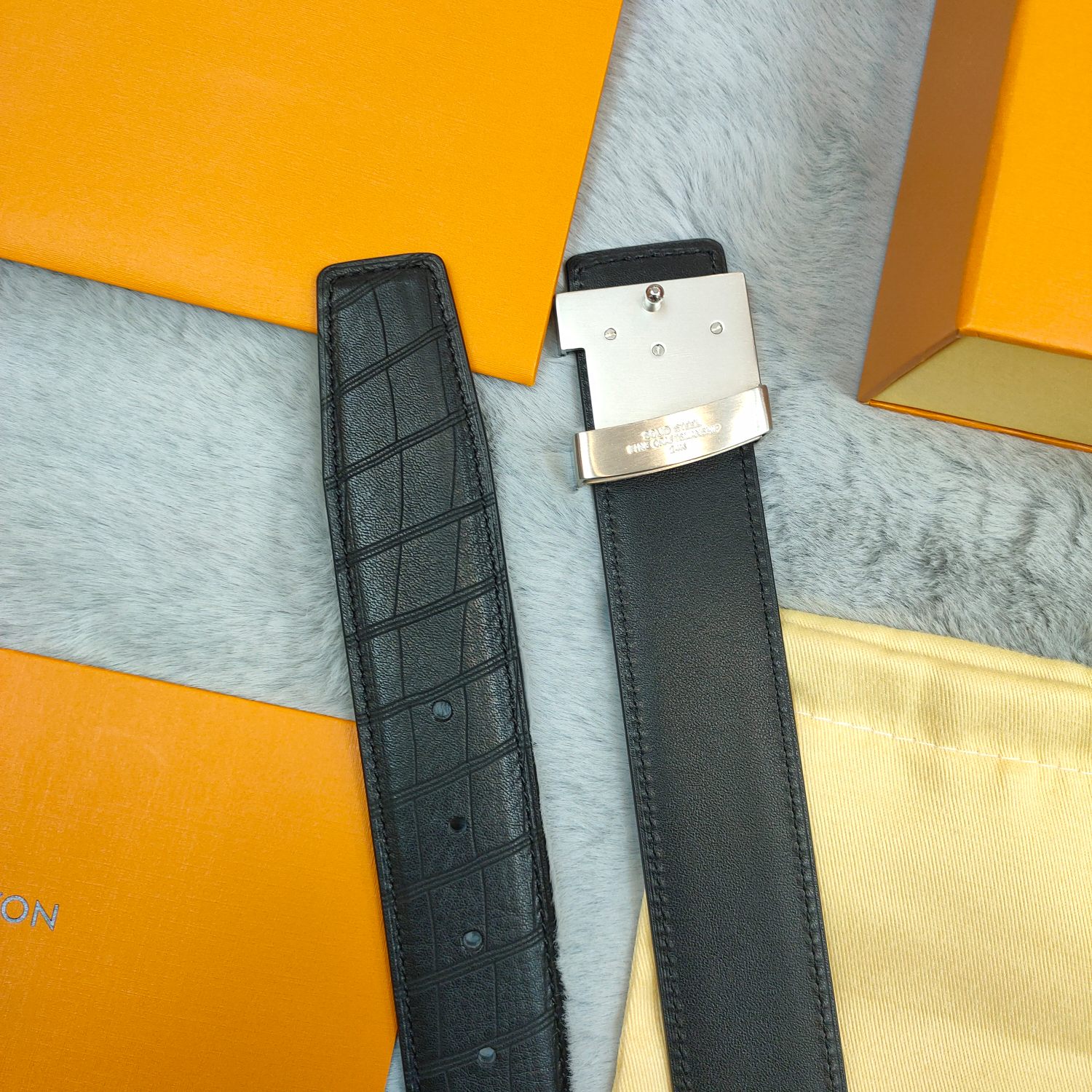 Lv头层牛皮鹿皮纹上身效果超级棒带身宽3.8cm
