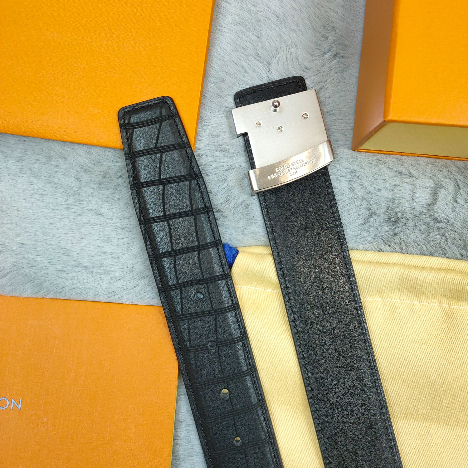Lv头层牛皮鹿皮纹上身效果超级棒带身宽3.8cm