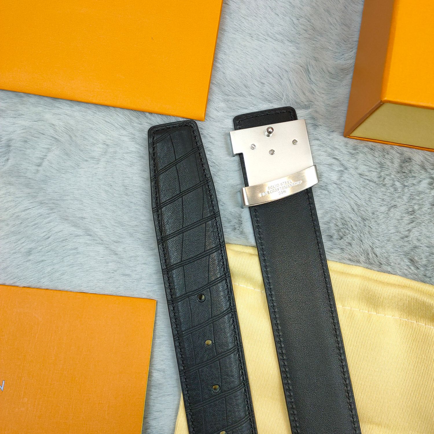 Lv头层牛皮鹿皮纹上身效果超级棒带身宽3.8cm