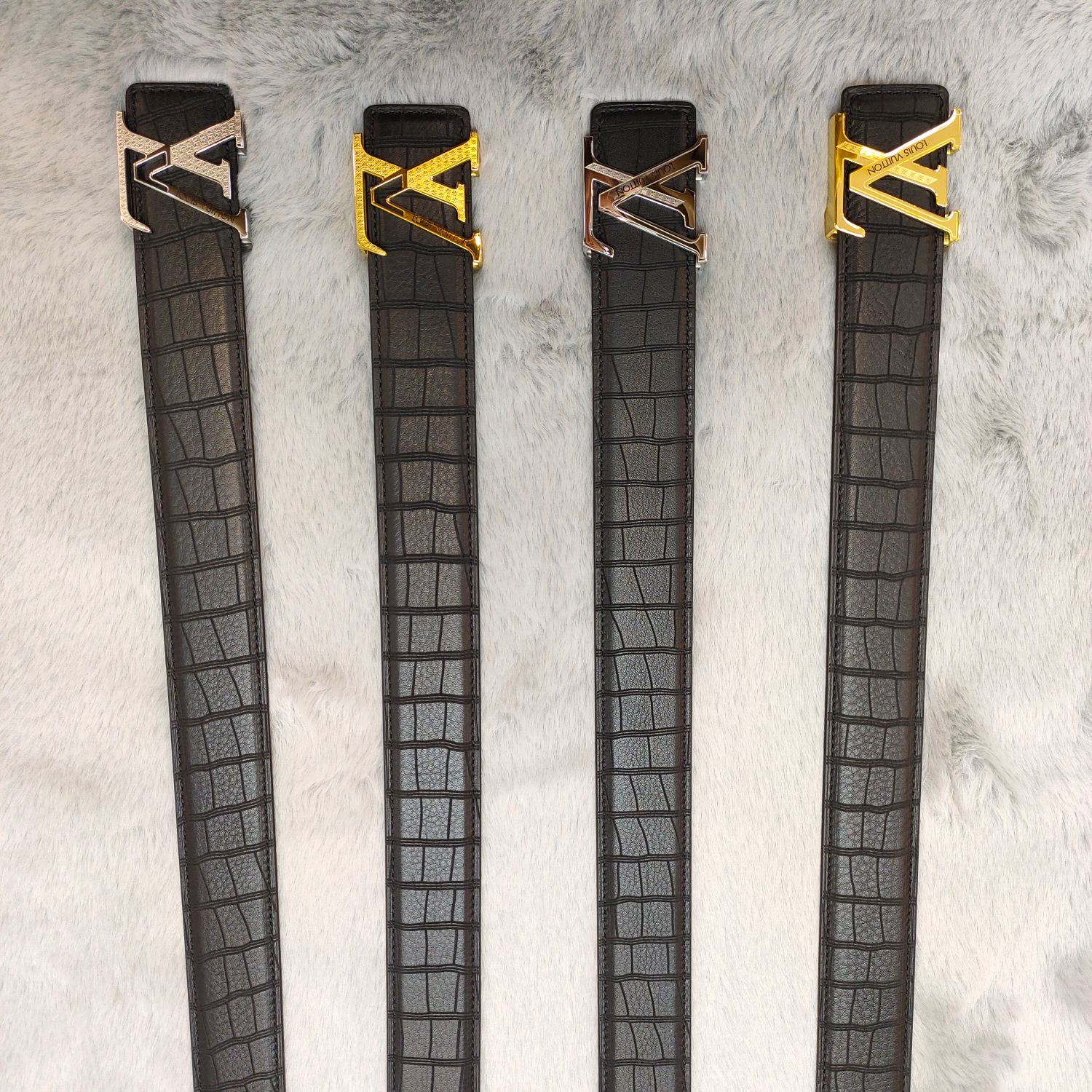 Lv头层牛皮鹿皮纹上身效果超级棒带身宽3.8cm