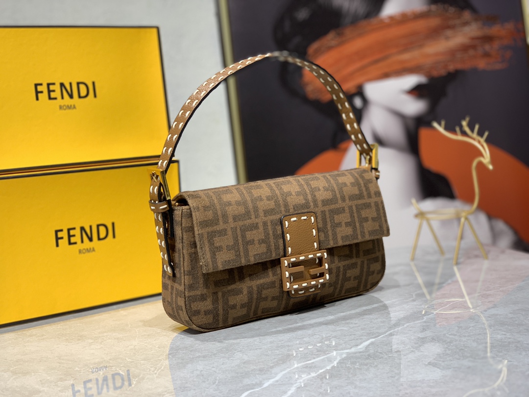 470 FENDI 秋冬法兰绒系列中古法棍Baguette 经典又时尚的腋下法棍包 001994