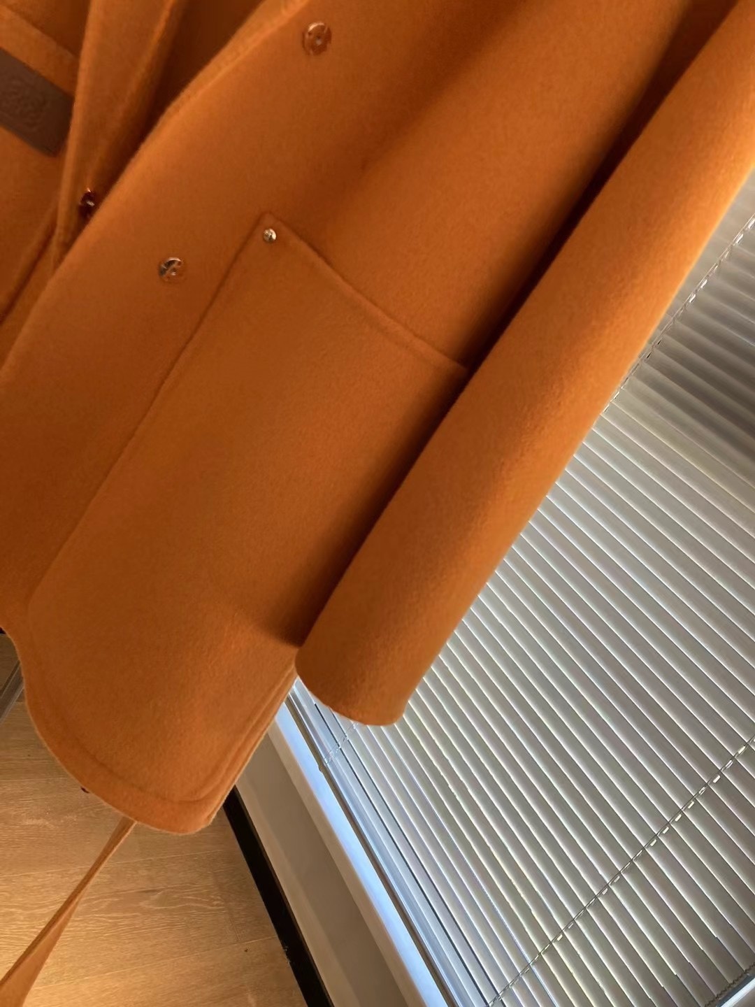 loewe皮标橘色大衣LOEW&罗意
