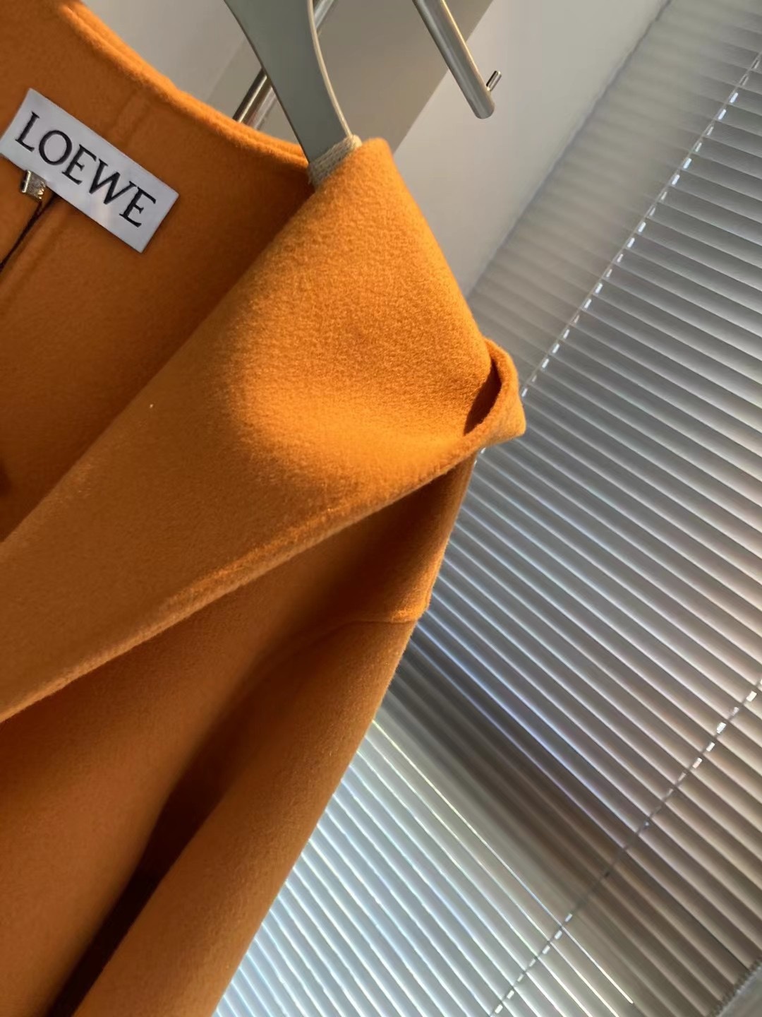 loewe皮标橘色大衣LOEW&罗意