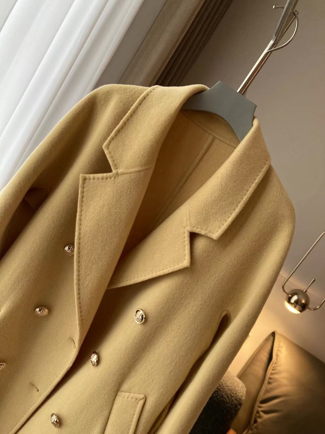 BURBERRY黄色双排扣大衣无敌质