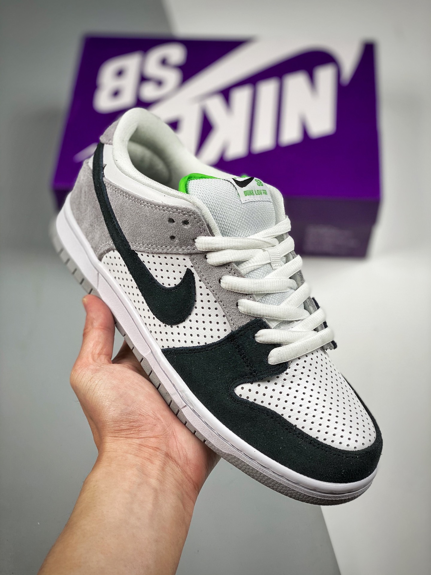 Nike SB Dunk Low Gris, blanco y negro, clorofila. Material de capa superior original, procesamiento de destilación con …