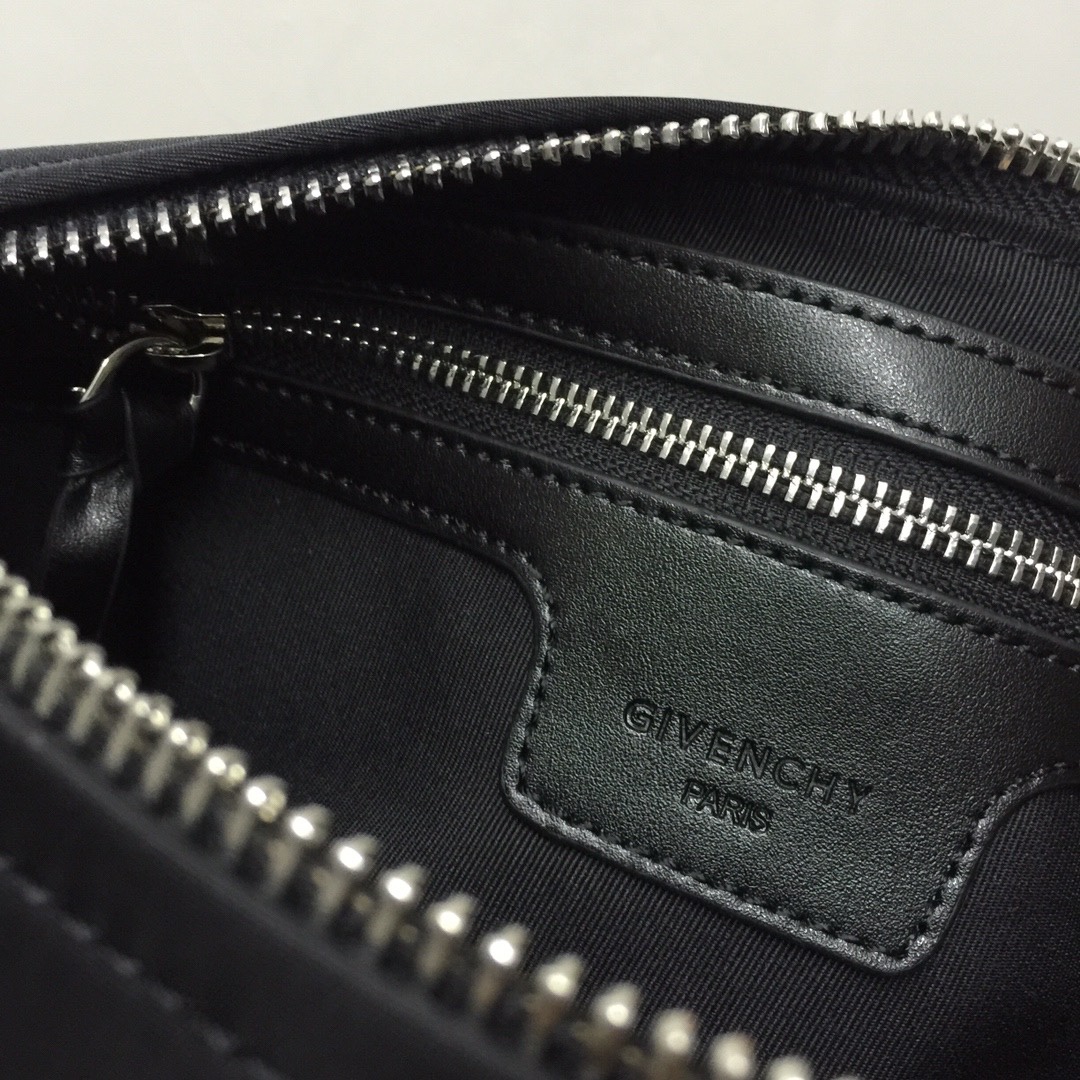 GIVENCHY纪梵希男款斜挎胸包/单肩包布料size30x15x12cm背腻了双肩包那就试试它吧小巧轻