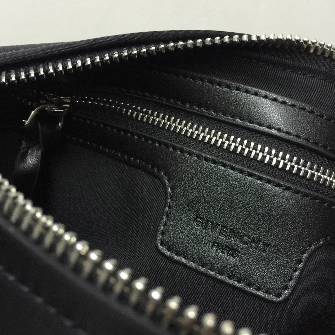 GIVENCHY纪梵希男款斜挎胸包/单肩包布料size30x15x12cm背腻了双肩包那就试试它吧小巧轻