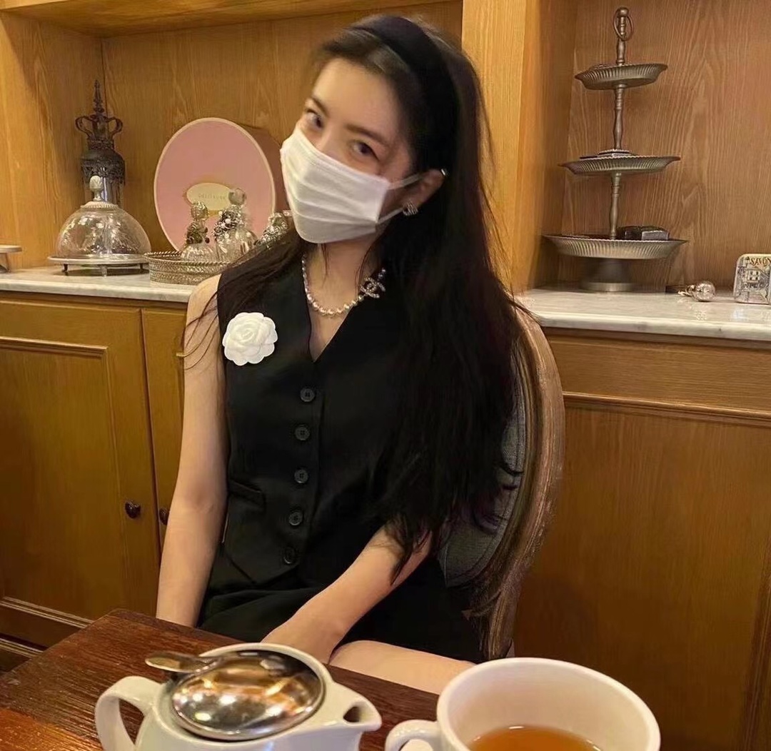 NO:635892,100th Anniversary Edition Double C Pearl Necklace Wearing Picture, Forever Versatile, Sell One Less Than One If You Like It, Don’t Miss It, Necklace, Cartier High-End Jewelry19860909一百周年纪念版双C 珍珠项链佩戴图 永久百搭 卖一条少一条的节奏 喜欢不要错过,,necklace,卡迪亚高端饰品,Jewelry