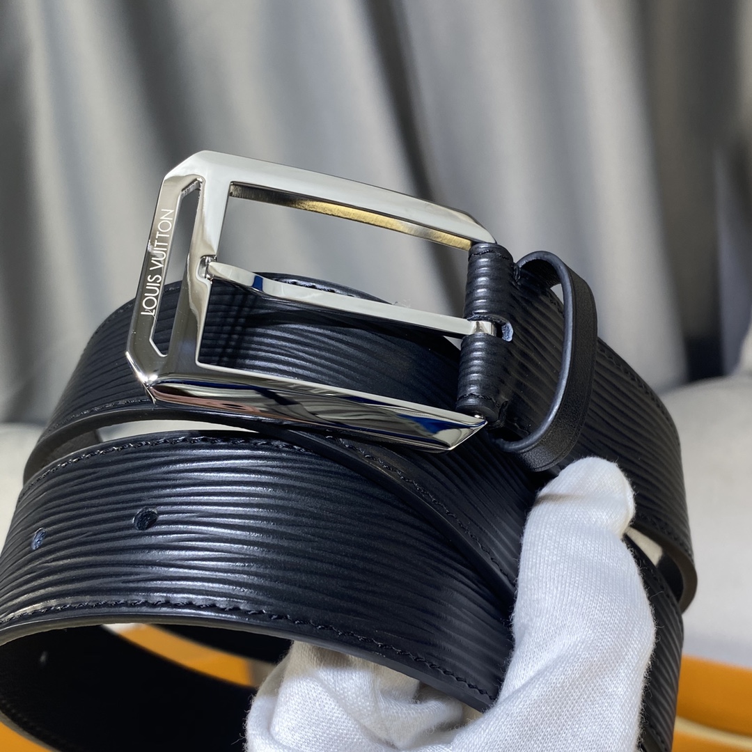 Louis Vuitton Belts Men Calfskin Cowhide