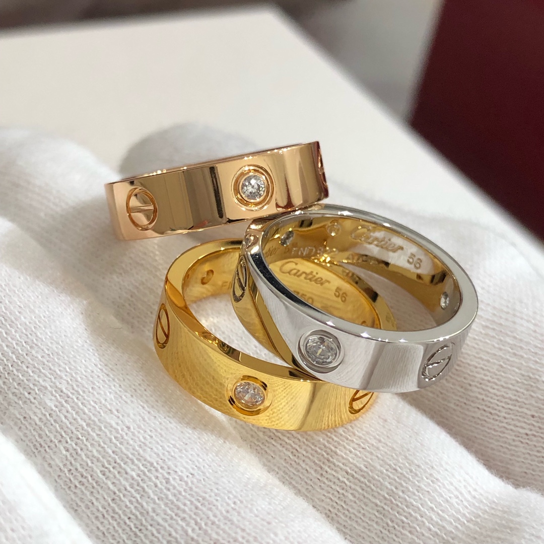 Love Collection Wide 3-Diamond Ring (Includes Full Packaging - Comprehensive 8