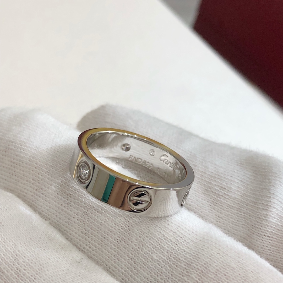 Love Collection Wide 3-Diamond Ring (Includes Full Packaging - Comprehensive 7